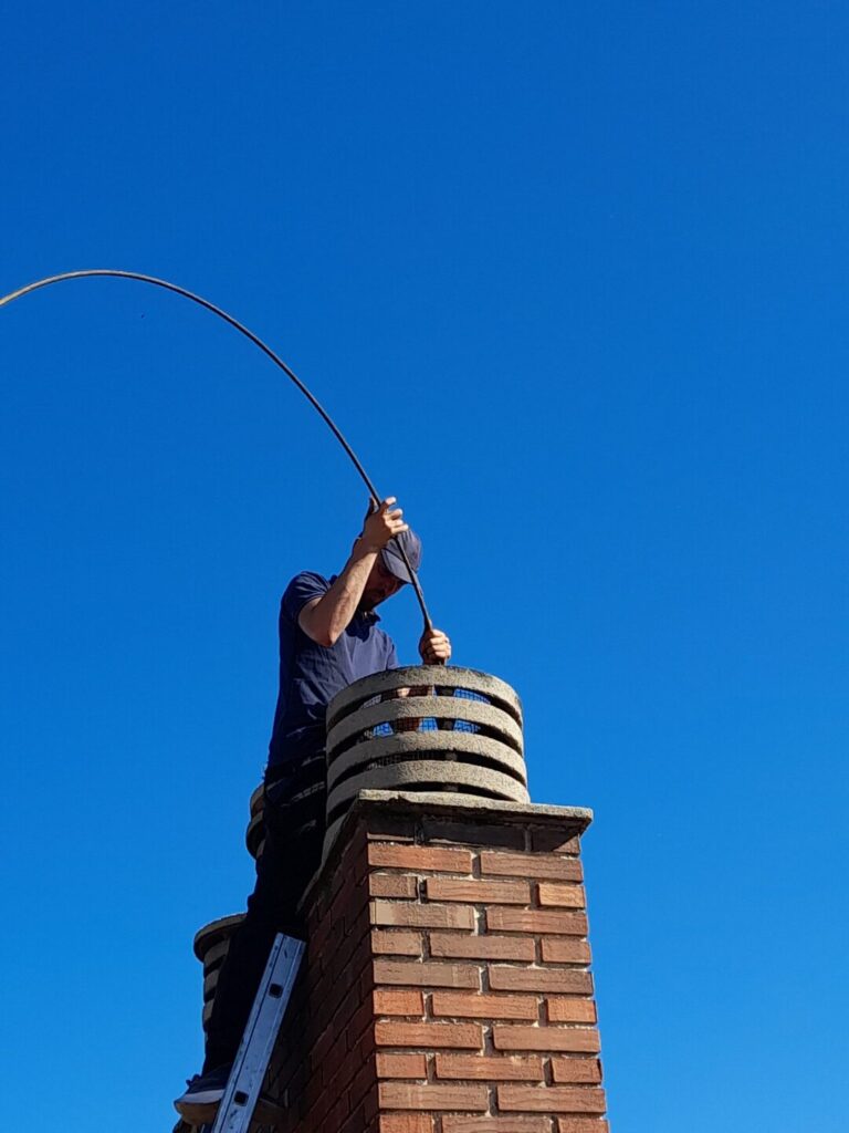 deshollinado limpieza chimenea