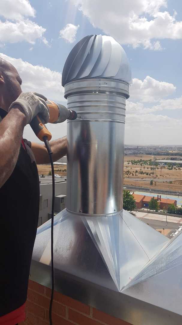 instalación extractor eólico